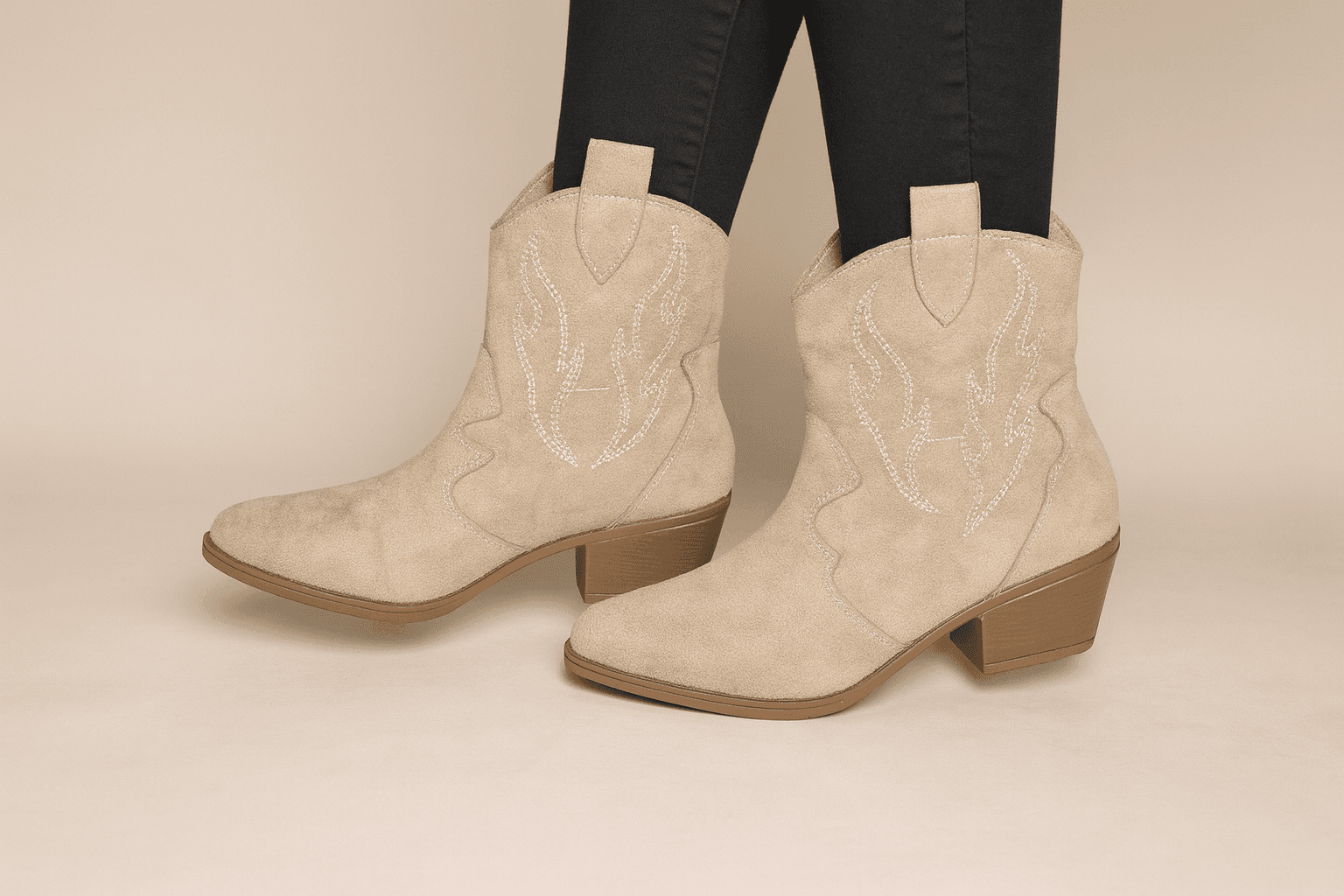 bej-suet-kovboy-bot-zamansiz-siklik-b0002