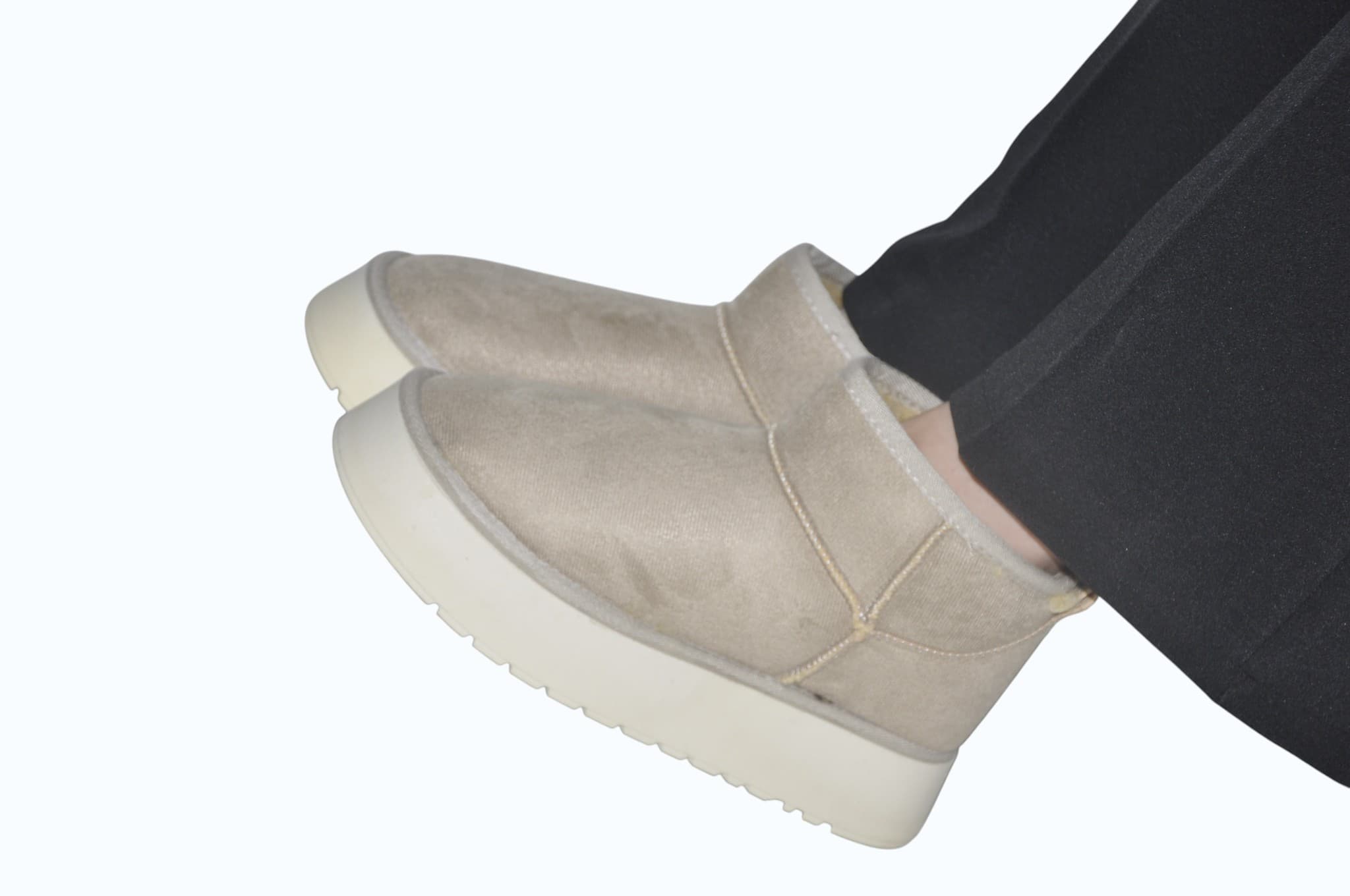 bej-platform-tabanli-muadil-bot-gunluk-siklik-ve-ust-duzey-konfor-0046