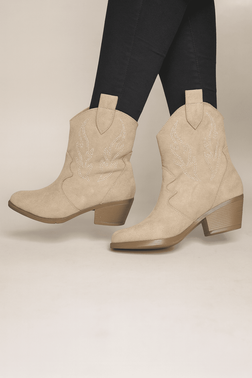 Bej Süet Western Topuklu Kadın Bot
