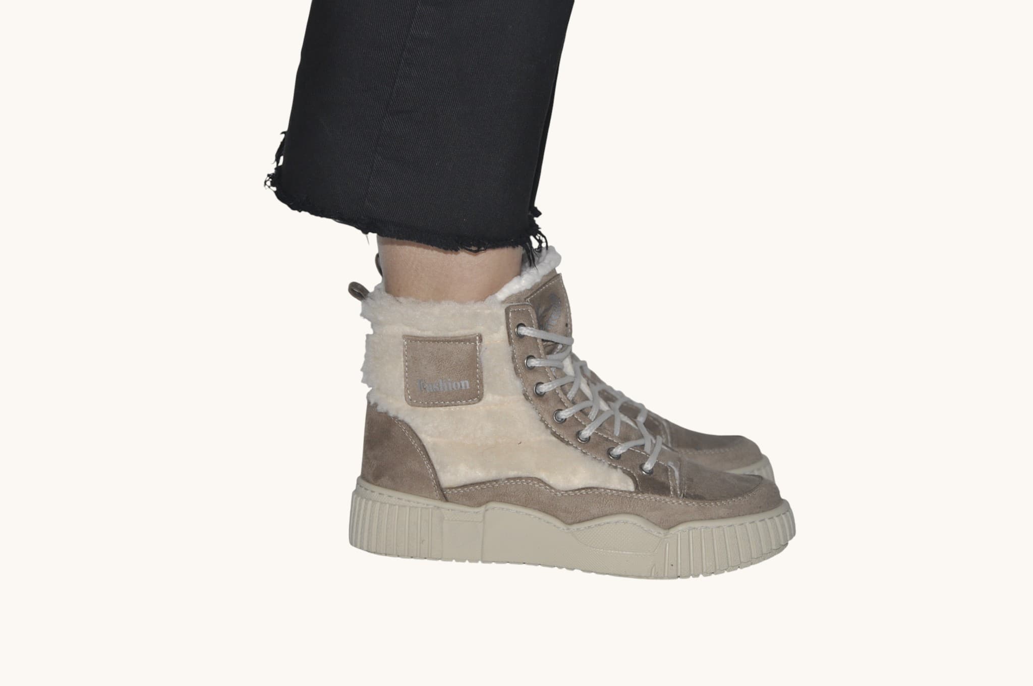 dogal-siklik-ici-kurklu-bej-bagcikli-kislik-bot-0033