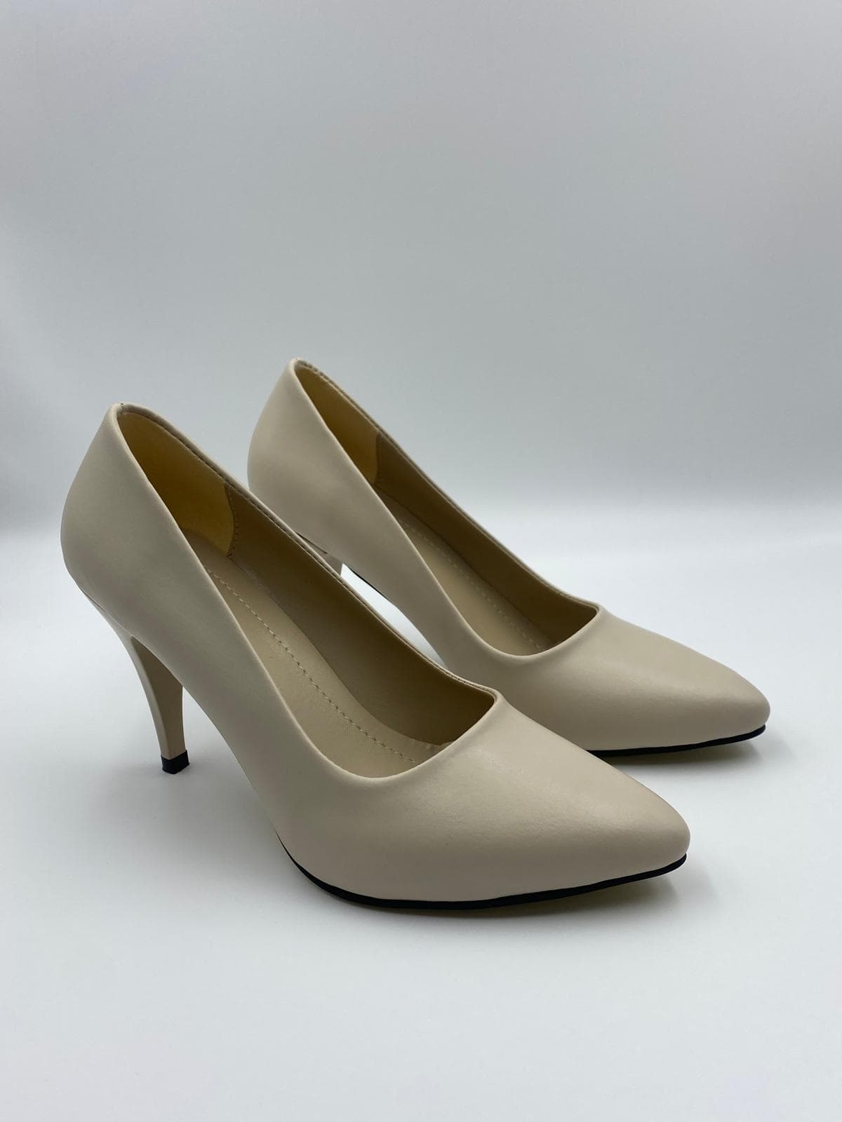 kocak-shoes-bej-ince-topuklu-klasik-ayakkabi