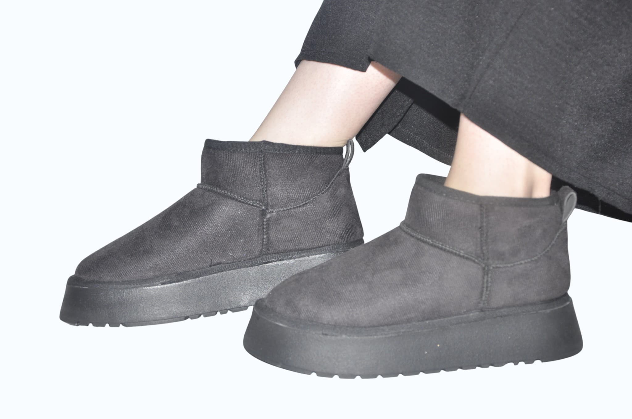 Siyah Platform Tabanlı Muadil Bot – Günlük Konfor & Şık Tasarım