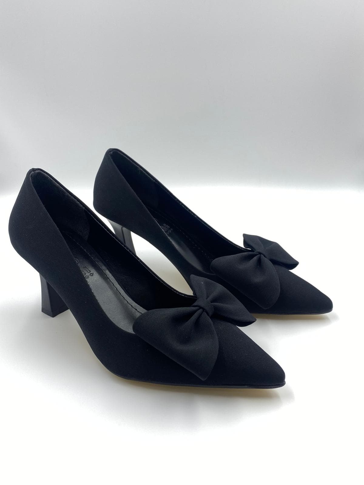 kocak-shoes-siyah-fiyonk-detayli-klasik-topuklu