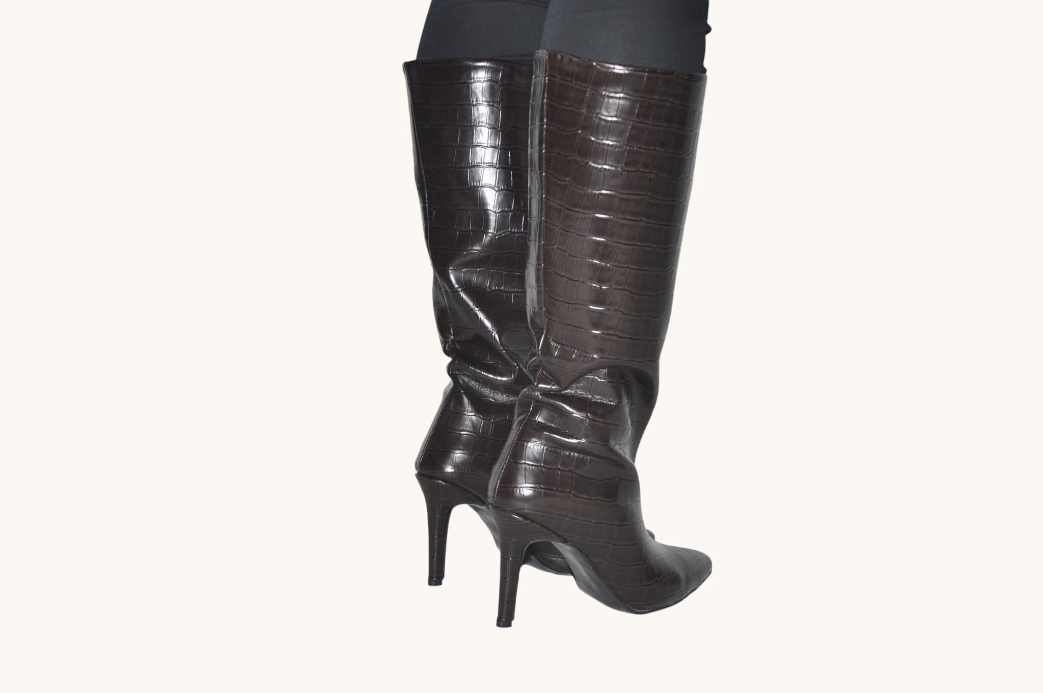 aci-kahve-krokodil-desenli-ince-topuklu-cizme-0038