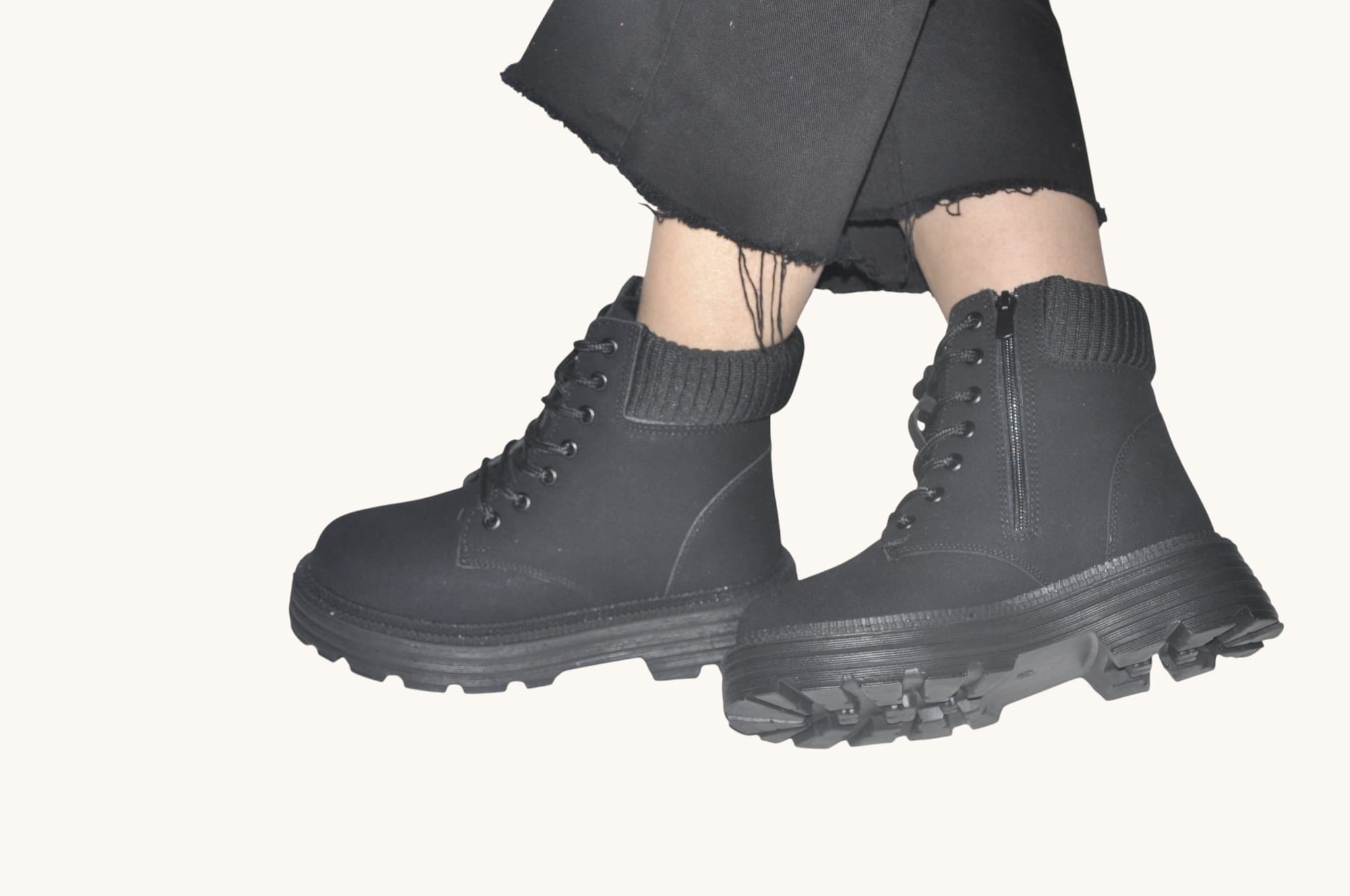 guclu-durusun-simgesi-siyah-kalin-tabanli-bot-0028