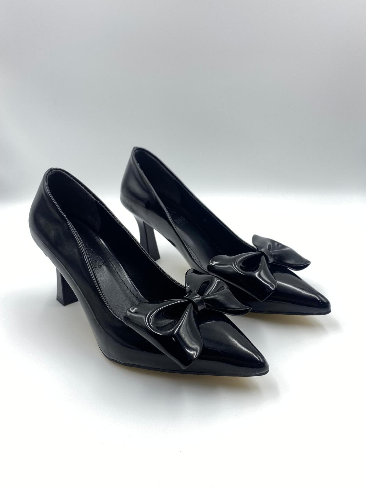 kocak-shoes-kadin-siyah-rugan-fiyonk-detayli-topuklu