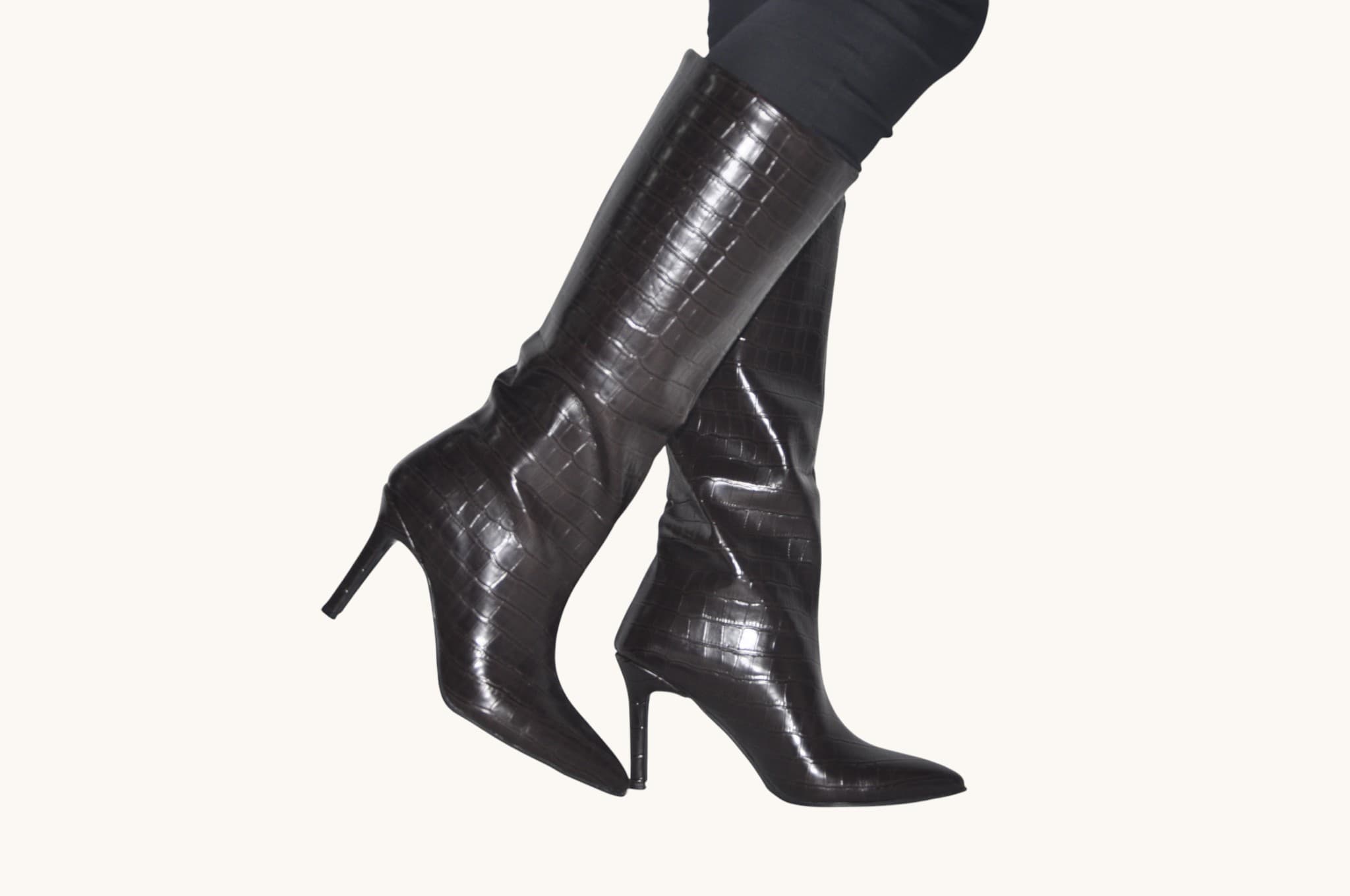 aci-kahve-krokodil-desenli-ince-topuklu-cizme-0038