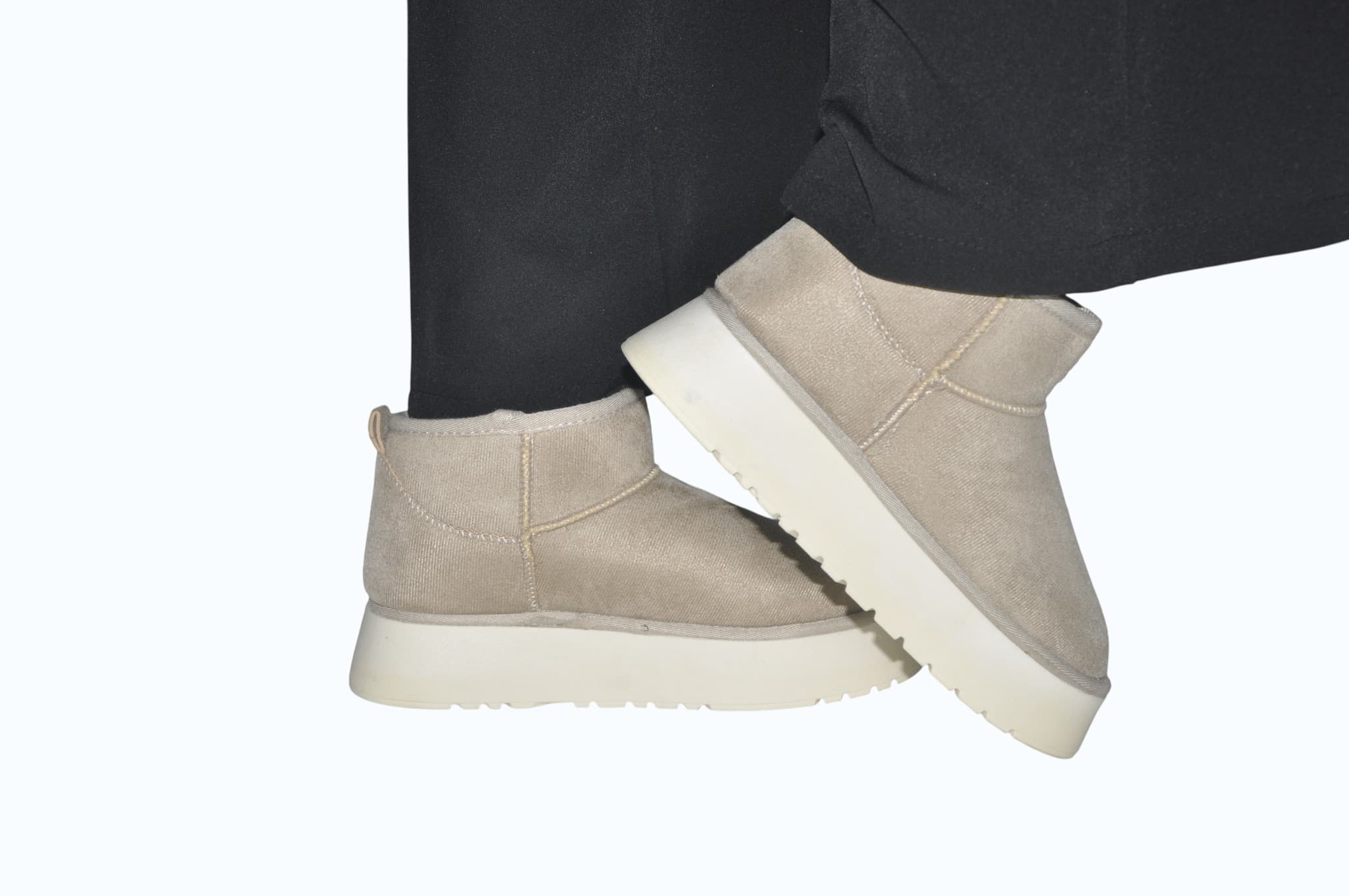 bej-platform-tabanli-muadil-bot-gunluk-siklik-ve-ust-duzey-konfor-0046