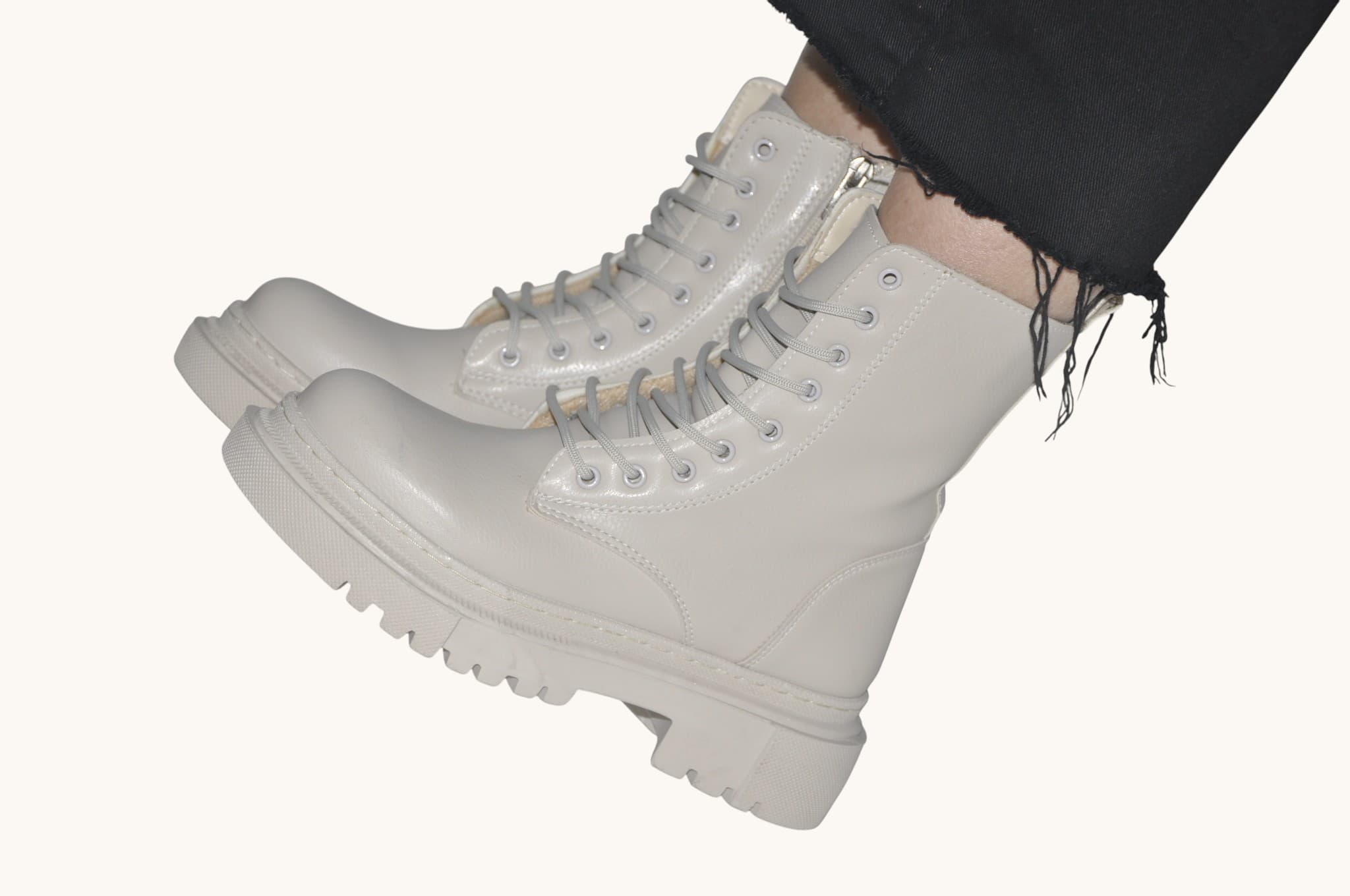 modern-siklik-gunluk-kullanima-uygun-kalin-tabanli-gri-bot-0026