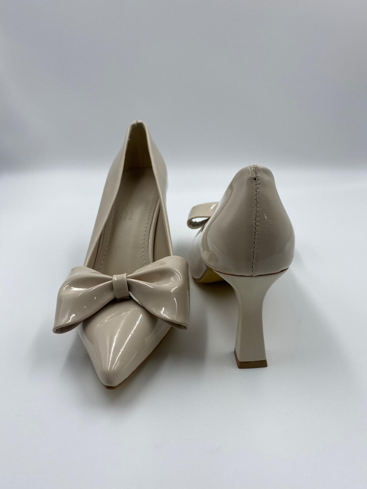 kocak-shoes-bej-fiyonk-detayli-topuklu-ayakkabi