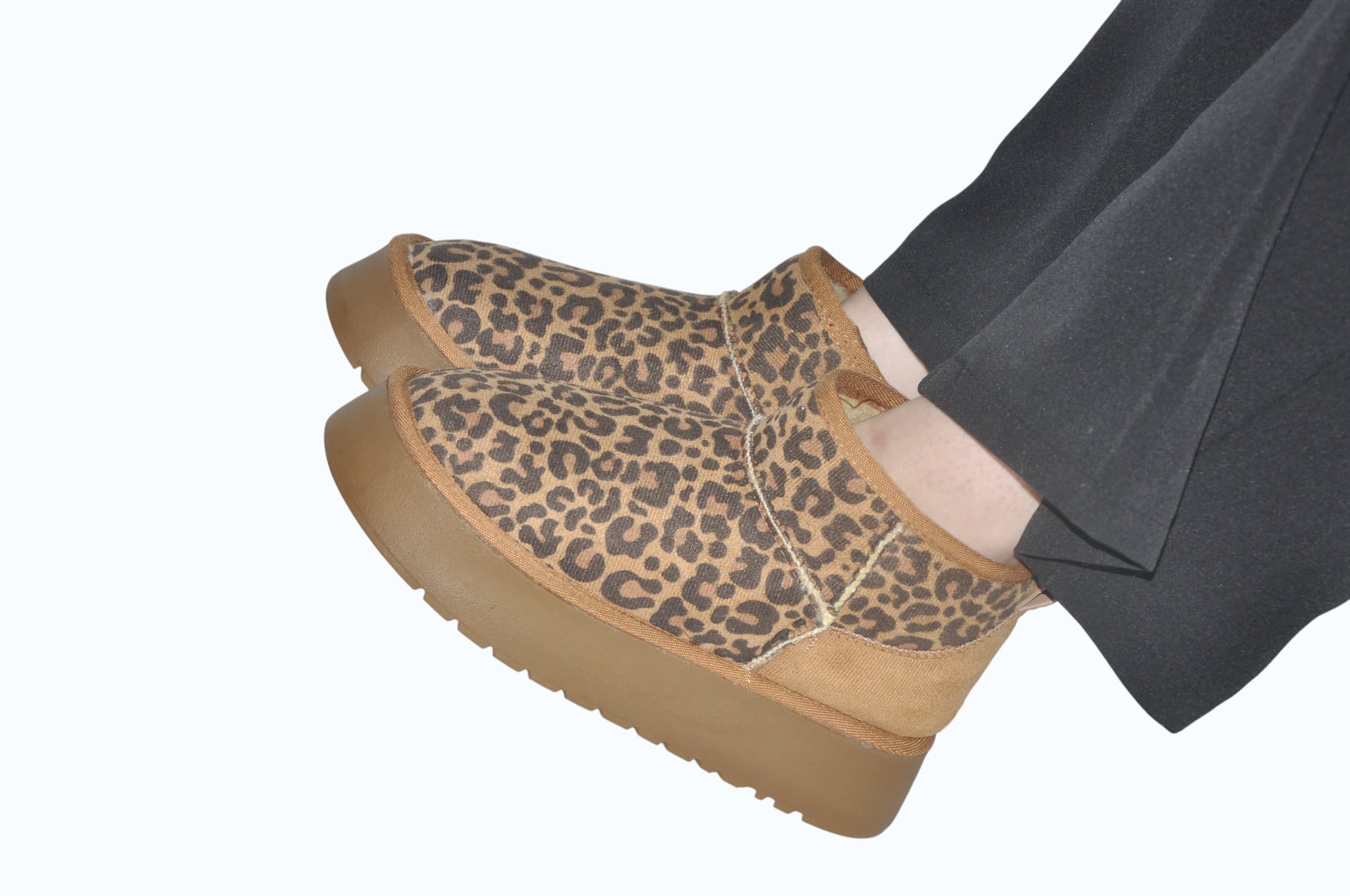 kadin-bej-leopar-desenli-dolgu-taban-kisa-kurklu-bot-0049