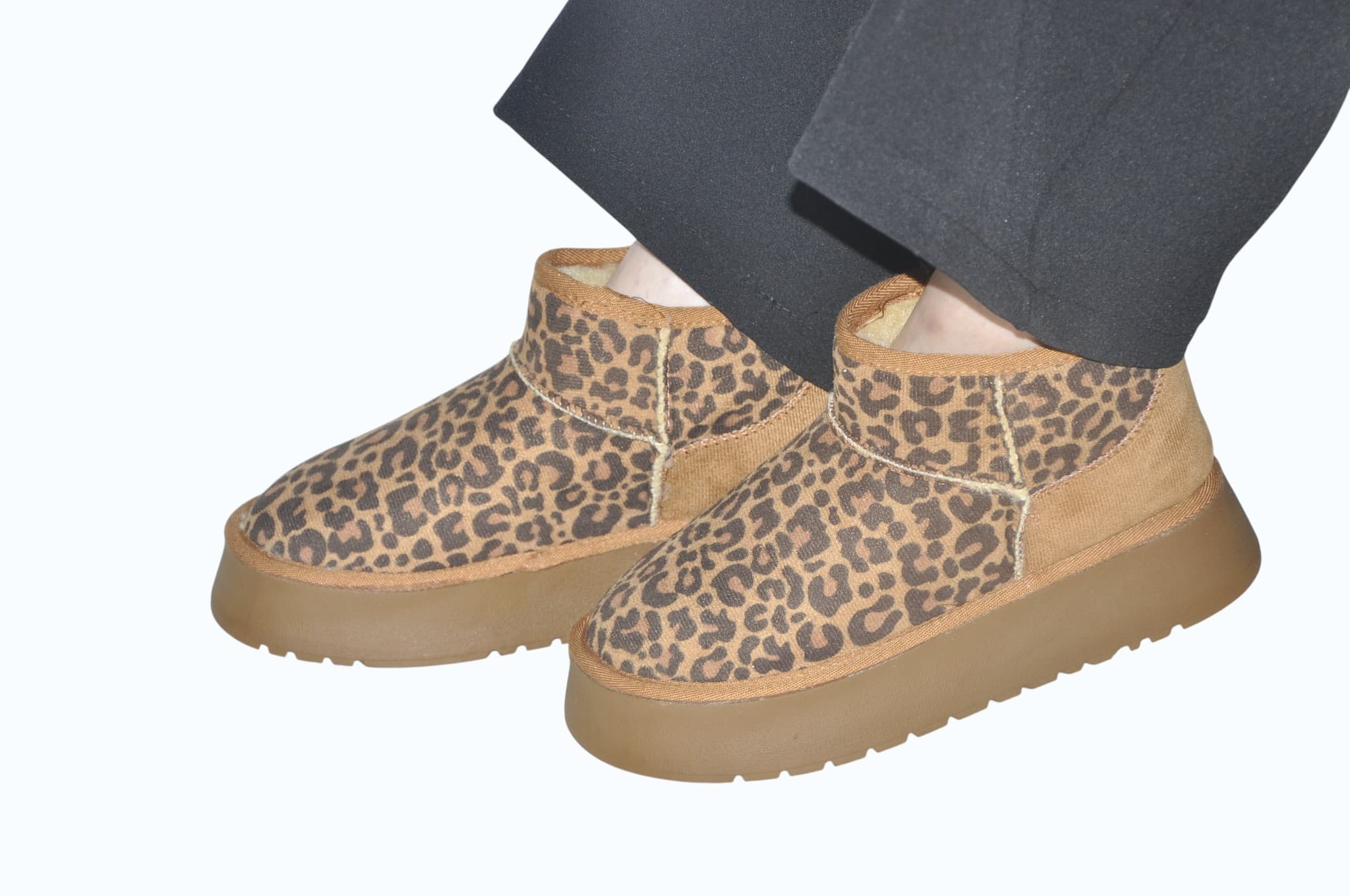 kadin-bej-leopar-desenli-dolgu-taban-kisa-kurklu-bot-0049