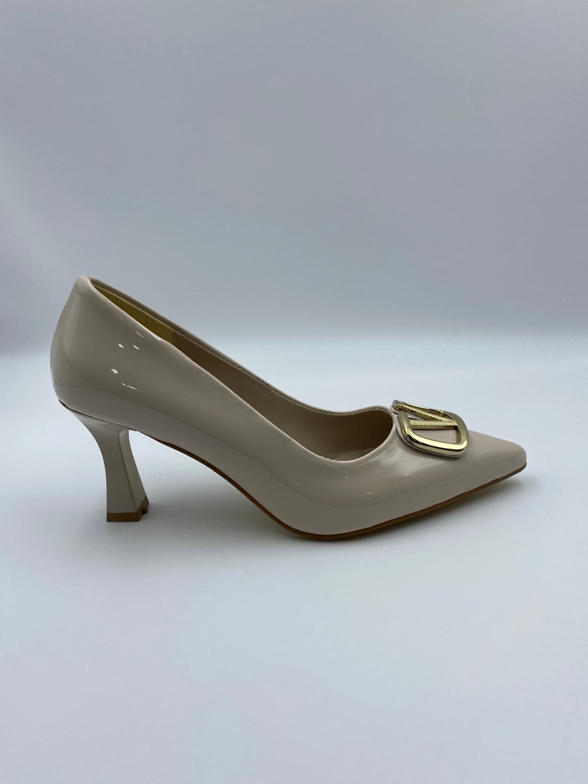 🌸 Koçak Shoes Bej Rugan Altın Tokalı Topuklu