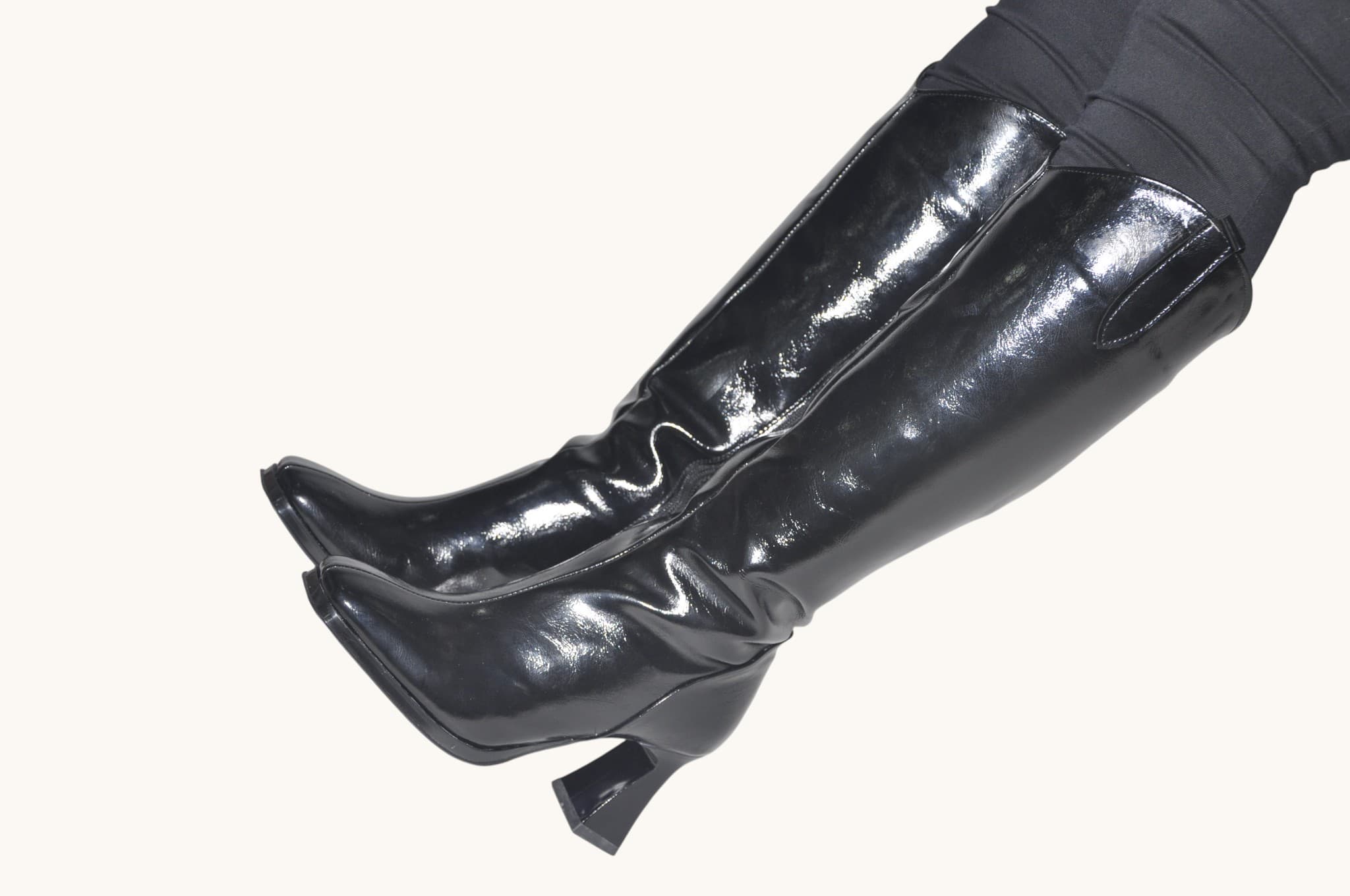 zarif-ve-cesur-diz-alti-siyah-topuklu-cizme-0034