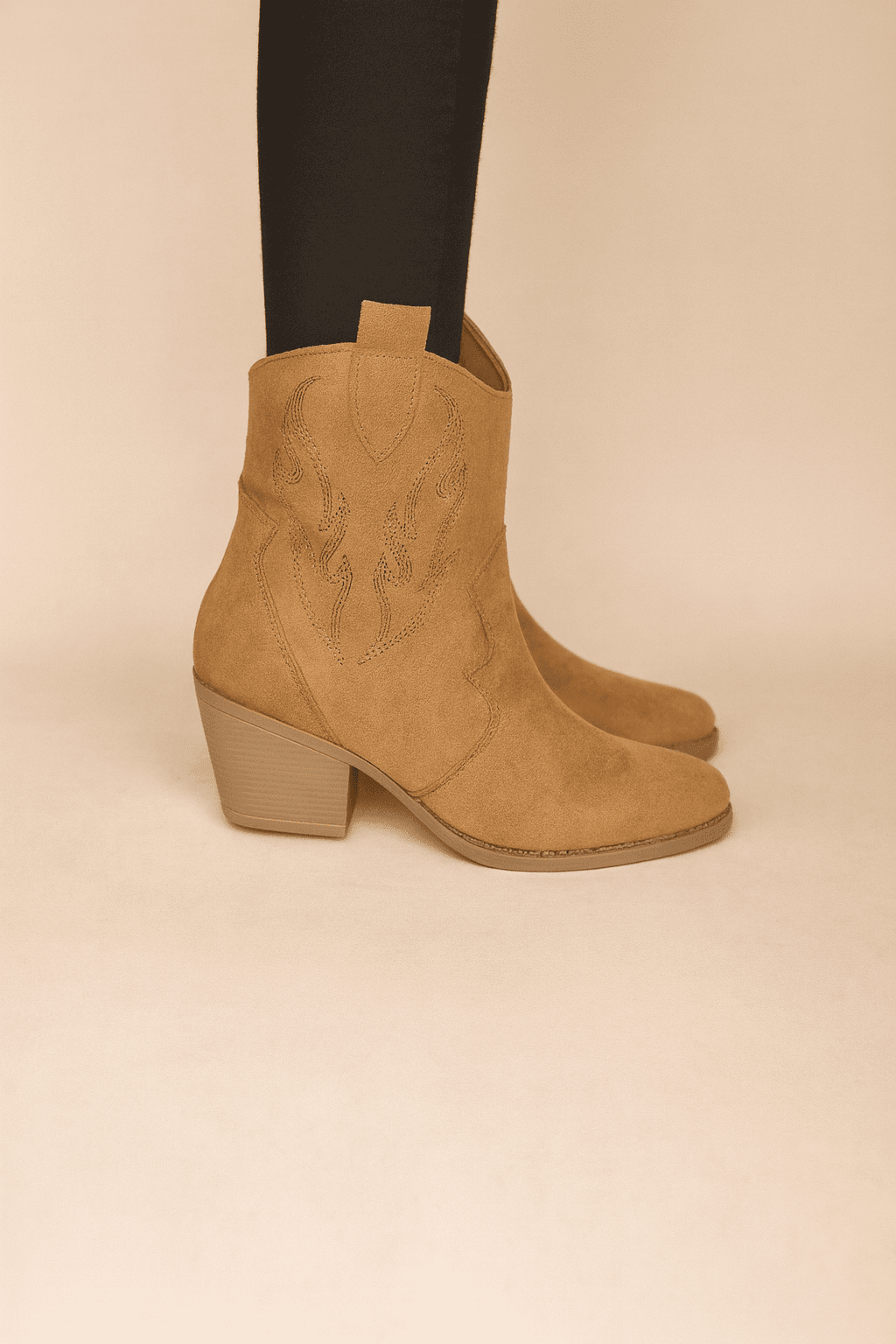 taba-suet-western-detayli-kalin-topuklu-kadin-gunluk-and-sehir-stili-bot-b0003