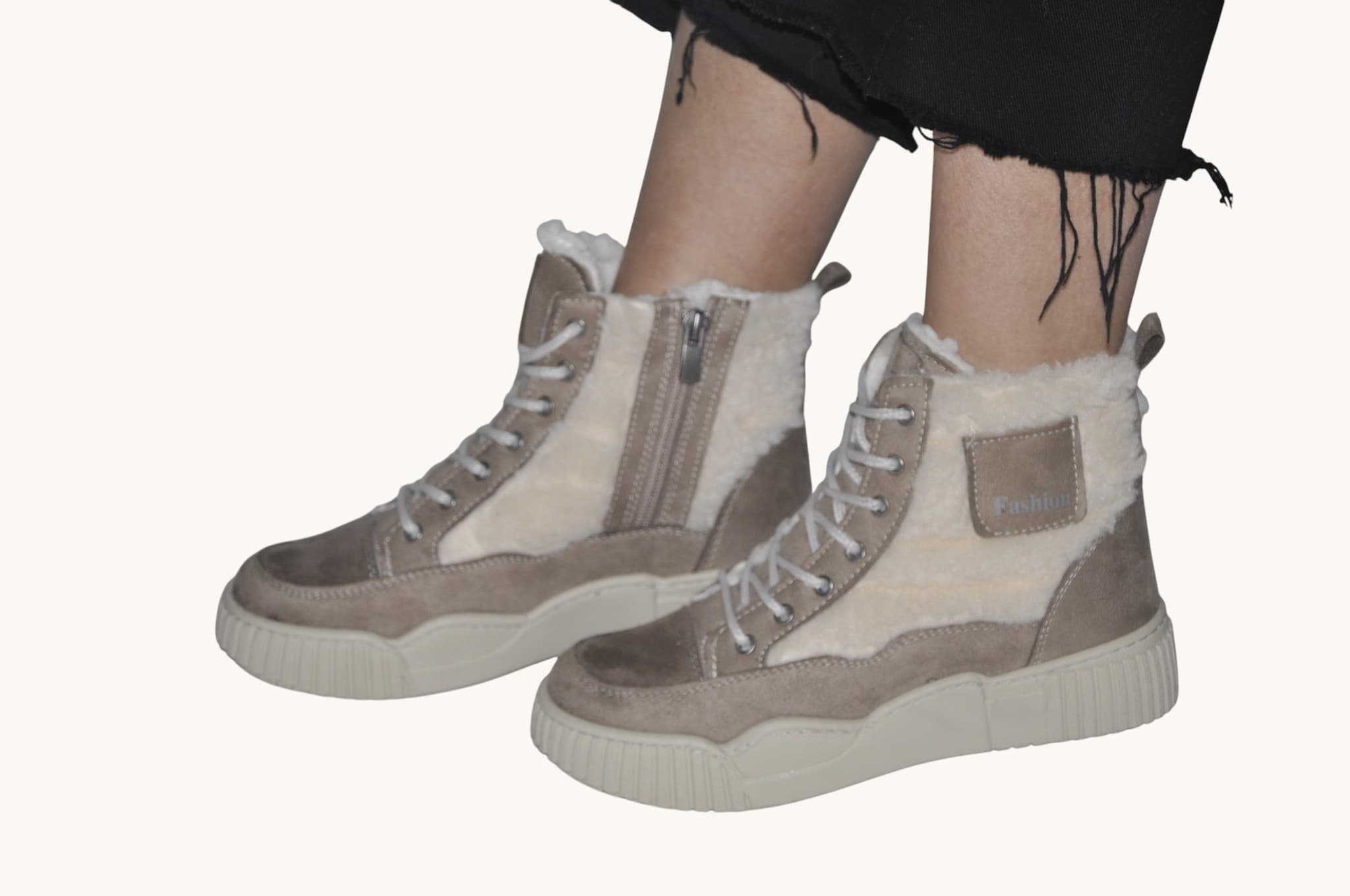 dogal-siklik-ici-kurklu-bej-bagcikli-kislik-bot-0033