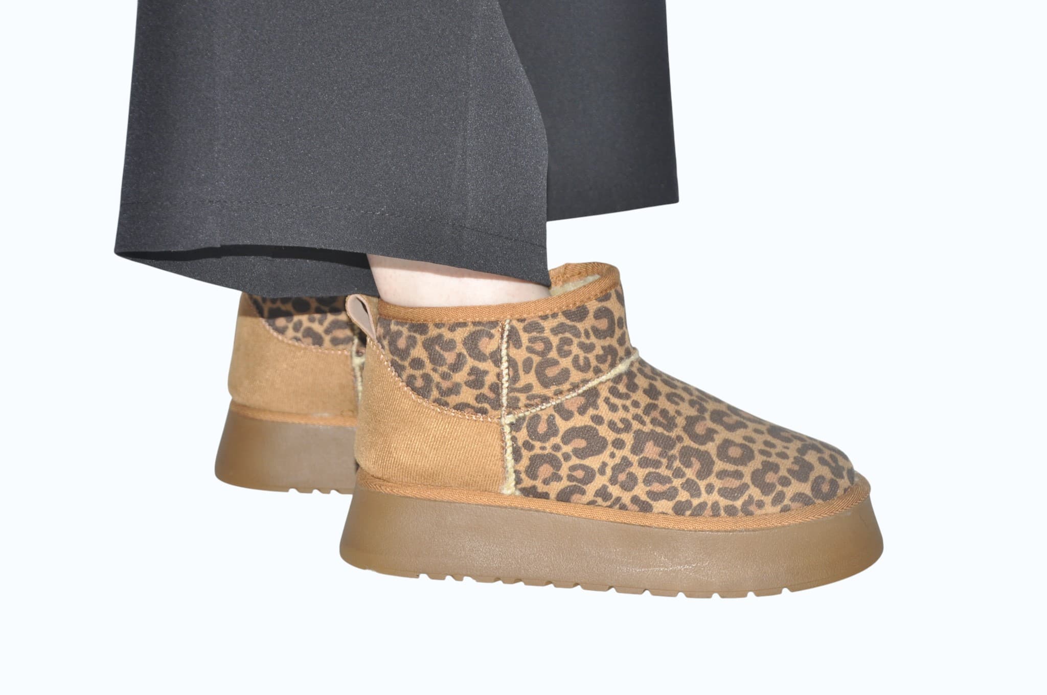 kadin-bej-leopar-desenli-dolgu-taban-kisa-kurklu-bot-0049