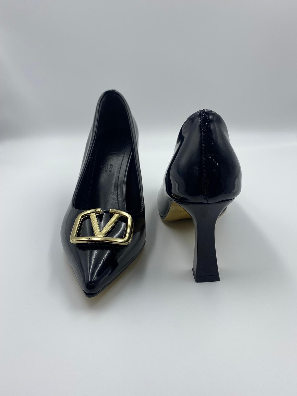 kocak-shoes-siyah-rugan-altin-tokali-topuklu